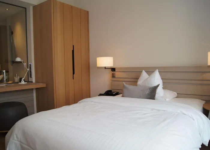 Zollenspieker Fahrhaus Hotel 4*